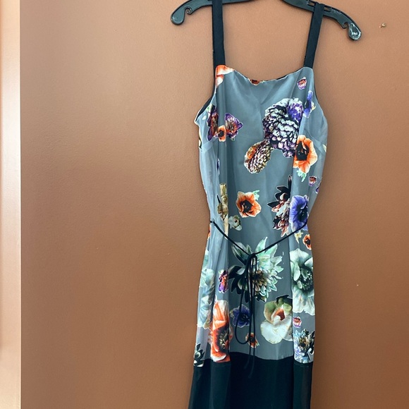 Stunning Simply Vera by Vera Wang ladies summer dress in size medium. - Picture 1 of 9